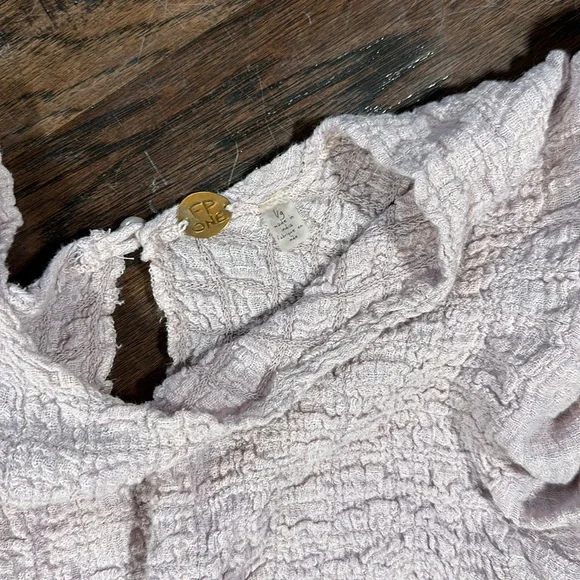 Free People Light Pink Textured Top size Large - Picture 5 of 5